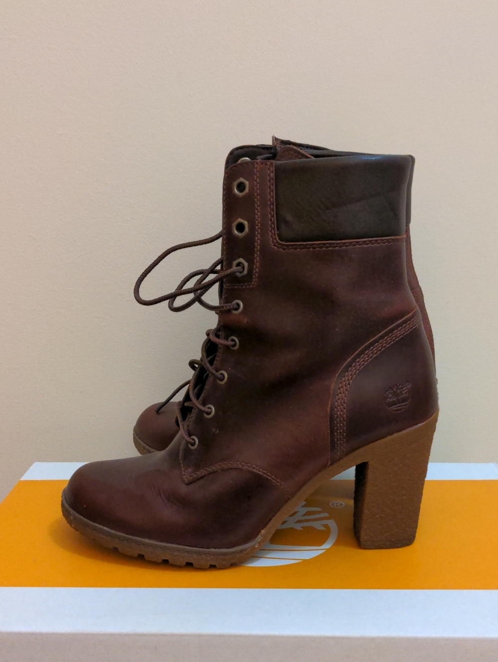Timberland Women's Burgandy Leather Boots - Picture 3 of 4
